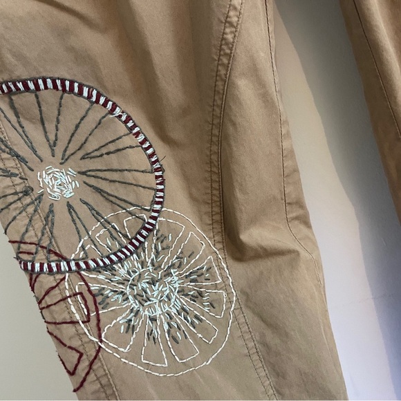 Y2K BCBGMaxAzria Embroidered Tan Cargo Pants Casual Skater School - Picture 5 of 9